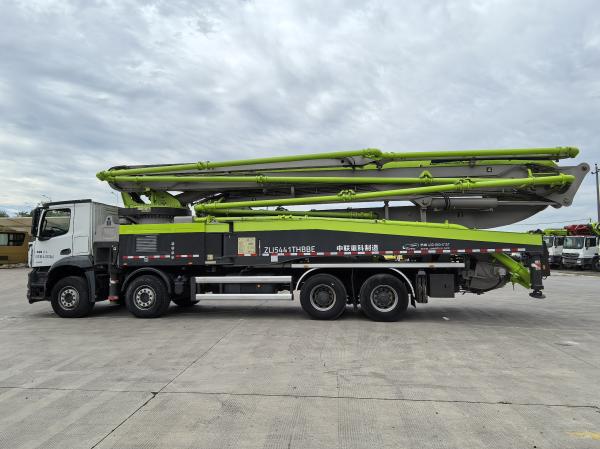 2020 Zoomlion 56m Diesel Concrete Pump Truck with Benz Chassis