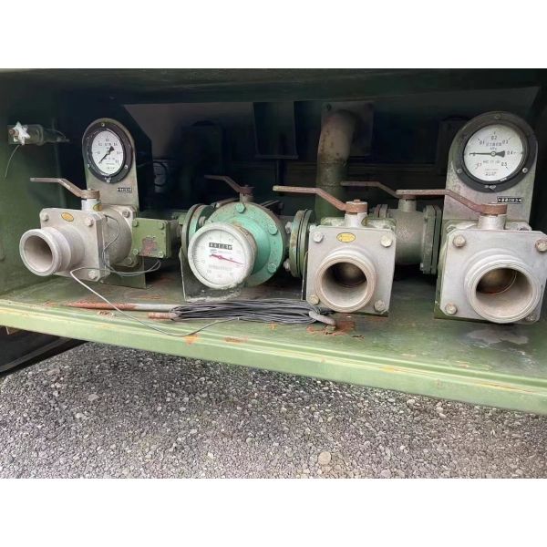 Поставка нефтяного танкера 20m3 топливозаправщика воды FAW других особенных кораблей