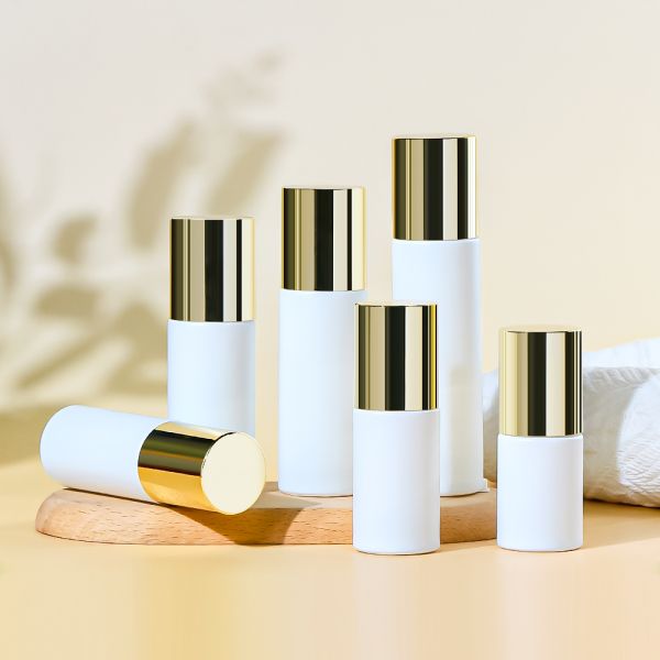 Leak-Proof Customizable Eco-Friendly Glass Cosmetic Bottle and Cream Jar Set for Luxury Skincare Brands