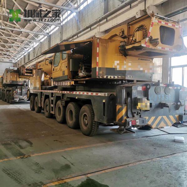 Grúa montada en camión QAY130 de segunda mano para terreno áspero XCMG de 130 toneladas