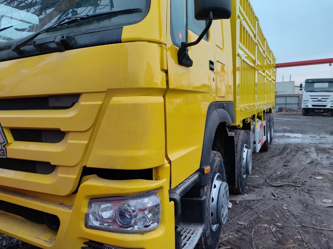 Подержанный Sinotruk HOWO 8*4 Грузовой грузовик 12 колес Вейчай двигатель 351-450 л.с. 6-8 л. емкость