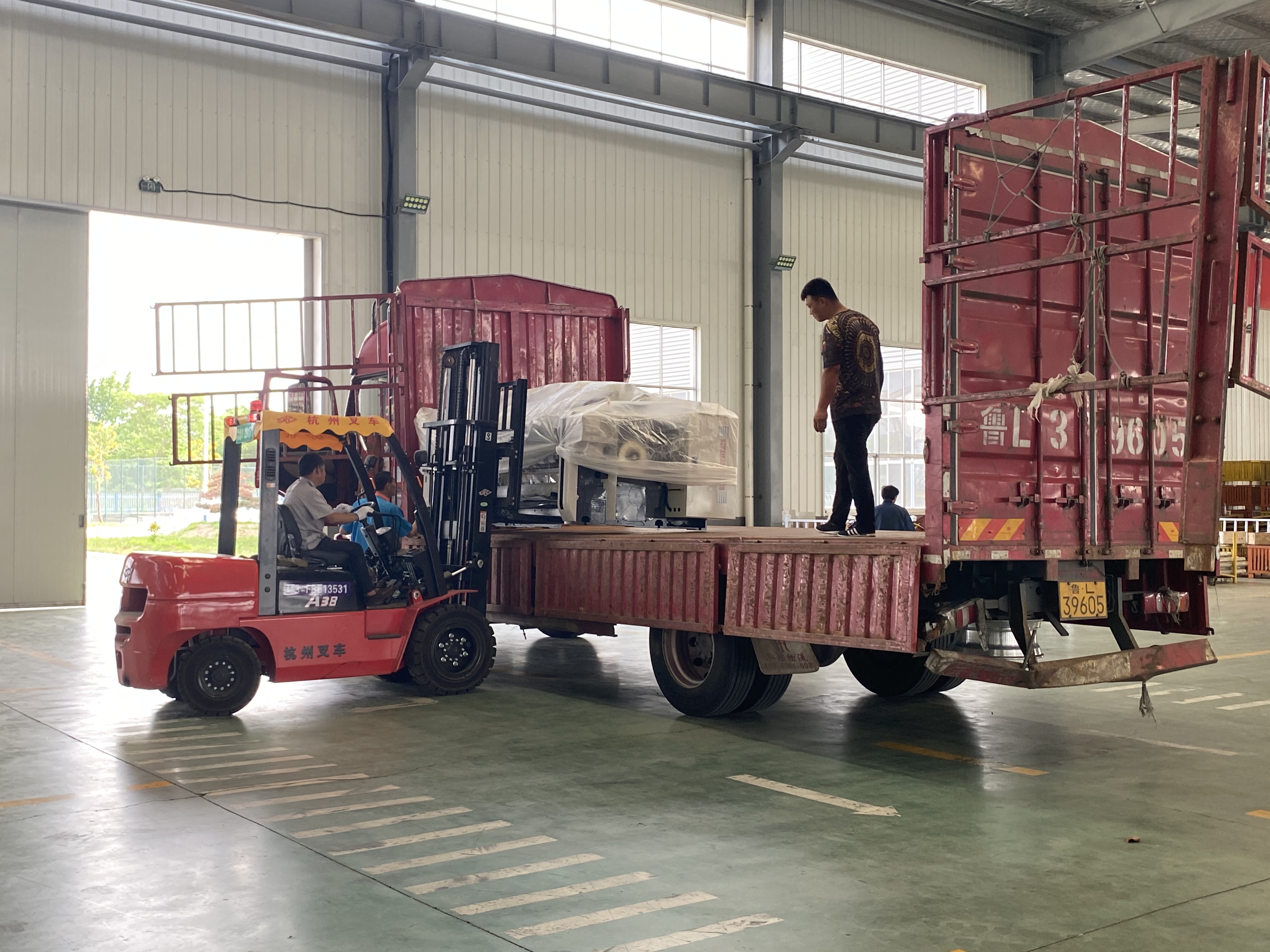 тень быстрого хода ткани RPM сплетя машины 1000 ткани 170cm водоструйная