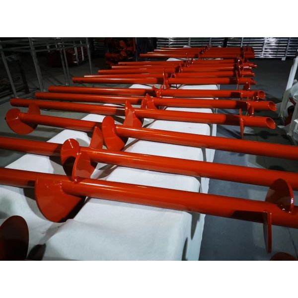 Ancrages hélicoïdaux professionnels pour pieux vissés pour propriétés commerciales