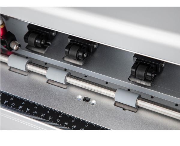 ZK500mini economic manual feeding cutter and auto patrol location for production label cutter