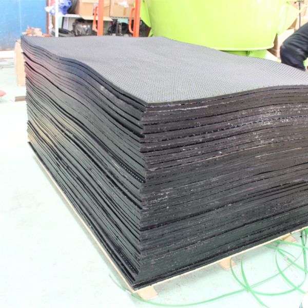 Cow Farm Equipment Anti-slip Cattle Mattress made of density Rubber