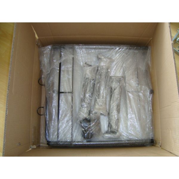 2 présentoirs de plancher en métal de fil de manières avec des roulettes démantèlent la structure