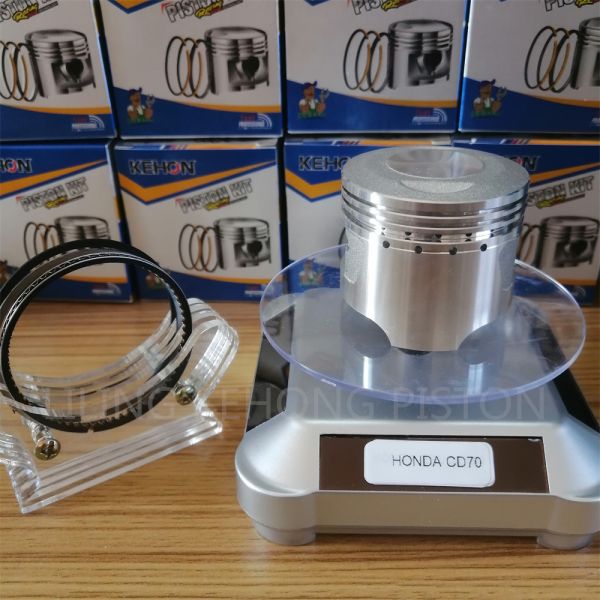 Practical Silver Yamaha Motorcycle Pistons , CD70 Forged Piston Yamaha 47mm CLY DIA