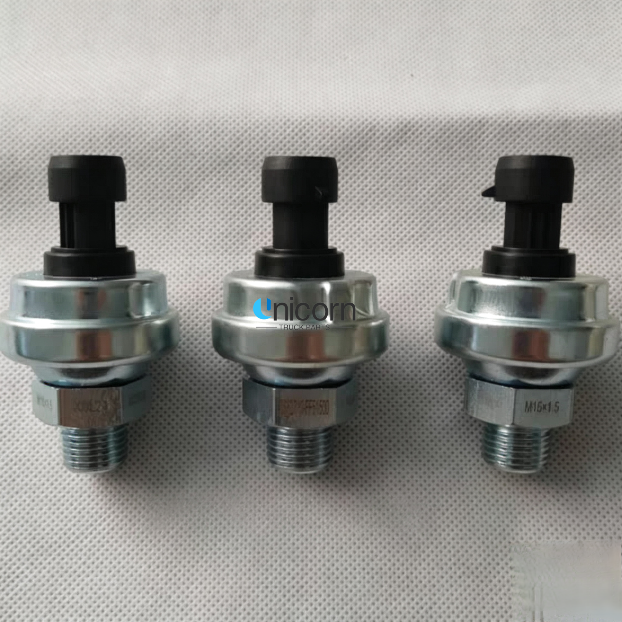 3682710-FF51500A Engine Oil Pressure Sensor 24V M16x1.5 for Dongfeng Heavy Duty