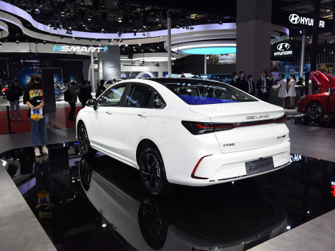 PEKÍN EU5 Coche eléctrico compacto de 4 puertas y 5 asientos