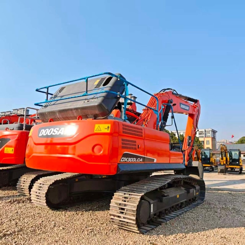 DX300LCA Used Doosan Excavator 30 Ton Crawler Earth Moving Equipment