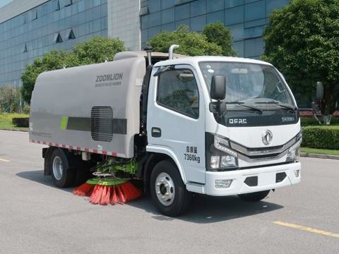 Diesel Vacuum Isuzu Road Sweeper Truck 100km/H