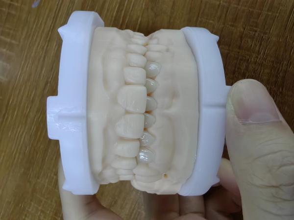 Plastic Implant Cases for High Durability in Long-lasting Dental Implant Storage and Transport