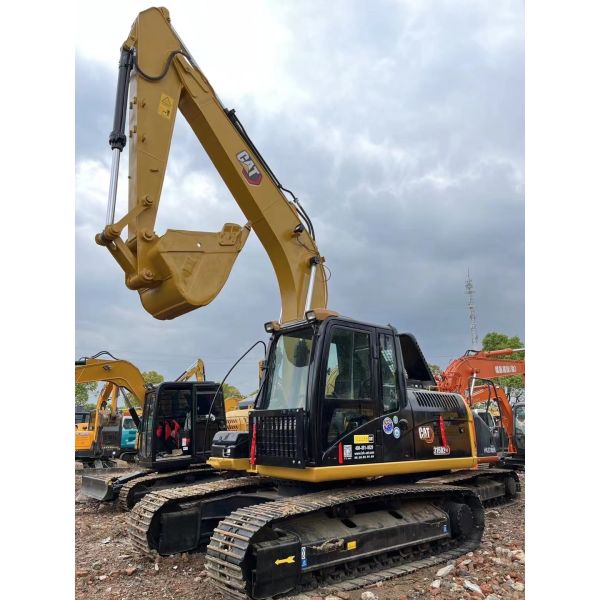 Utilisé Caterpillar 315D2GC Excavator 404 HP 63,500 livres