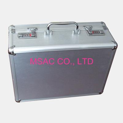 Lockable Vanity Case Sliver Aluminum Edges , Aluminum Makeup Case Black Lining Inside