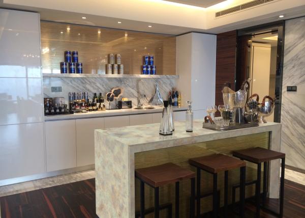 Resistência térmica de pedra artificial de Worktop das bancadas pretas contínuas da cozinha de quartzo