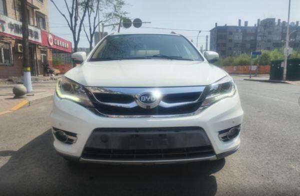 BYD S7 2015 2.0T Automatic Flagship BYD Mid-Size SUV Gasoline 2.0T 205HP L4