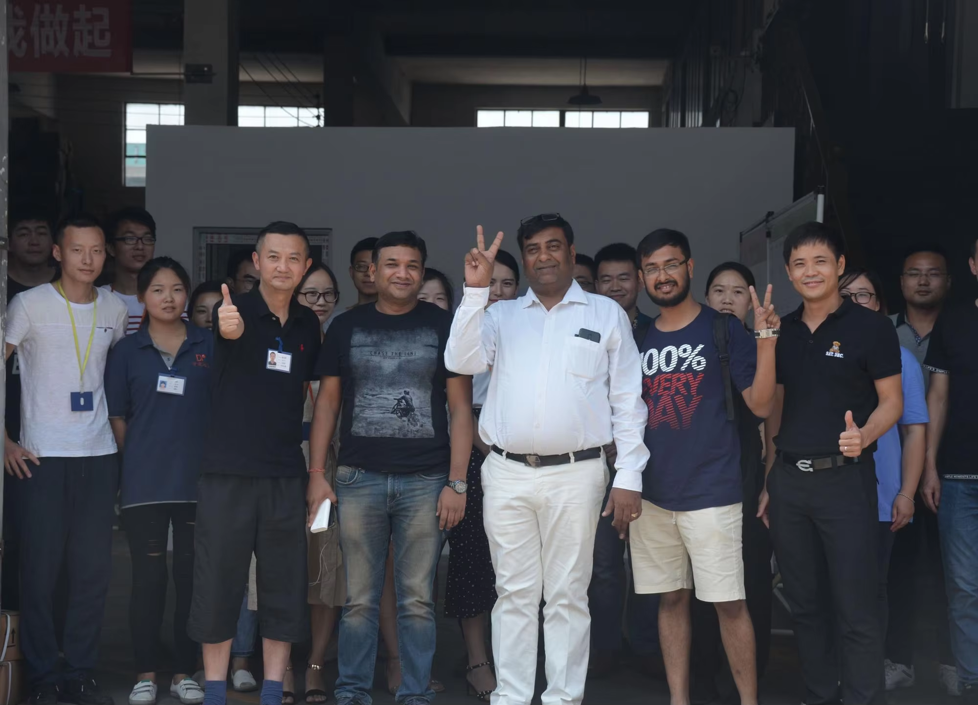 High Quality European Standard Industrial Square Extruded  40x40 Aluminium Alloy Extrusion Profiles For Workbench Trolley Cart