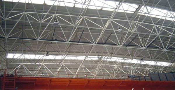 Bâtiments préfabriqués galvanisés d'entrepôt de structure métallique avec le panneau de revêtement de mur