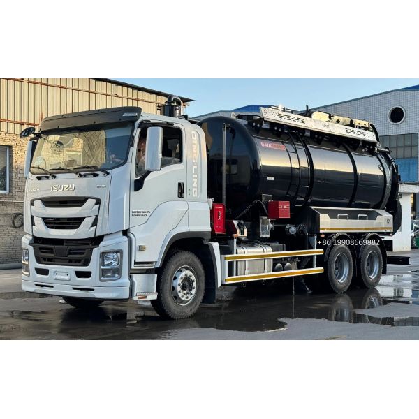 Camion d'aspiration d'eaux usées ISUZU 4x2 conducteur 10000L avec pompe à vide pour l'aspiration des eaux usées, camion-citerne de vidange à vide