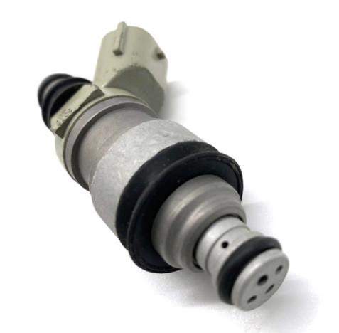Toyota  3.4L Lexus ES300 Camry 3.0L Car Fuel Injector 23250 62030