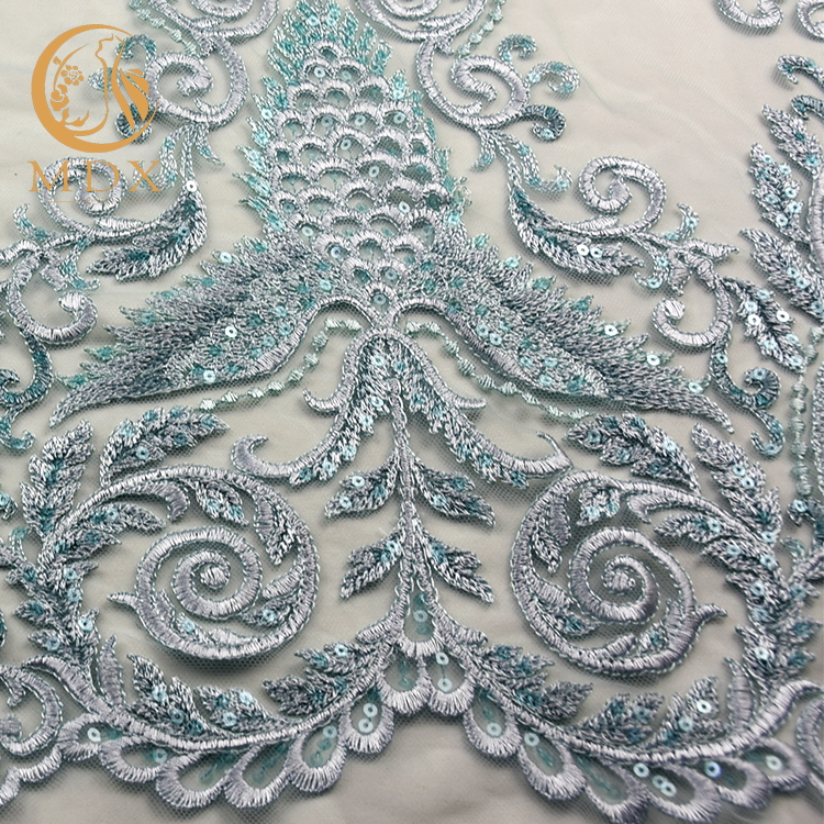 Подгонянное вышитое украшение Sequins ткани шнурка сетки для женщин одевает