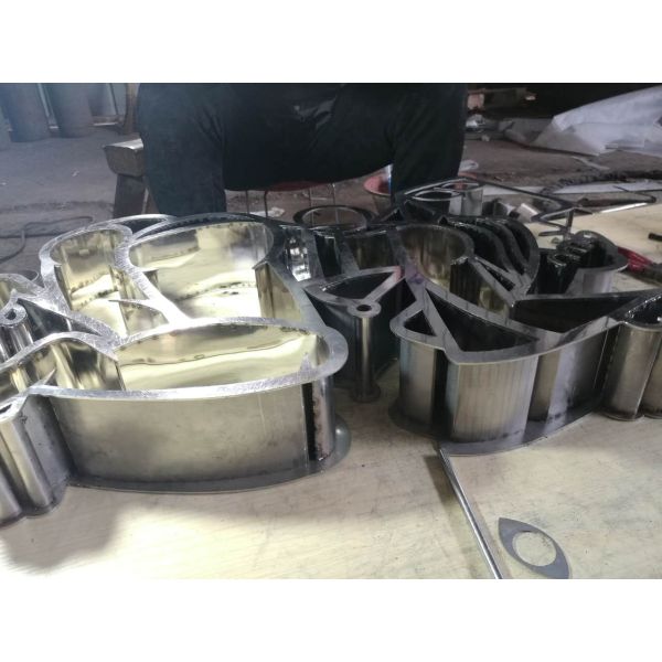 mirror polished stainless steel sculpture for art studio ,China stainless steel Sculpture supplier