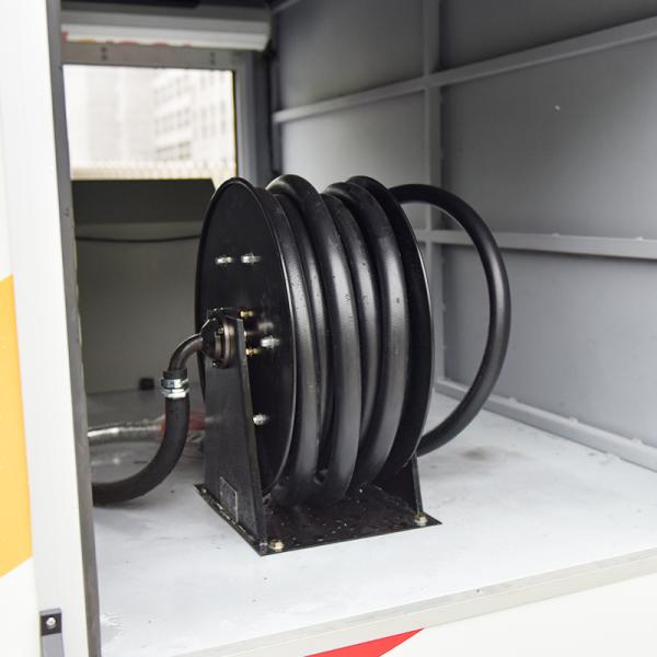5000L Dongfeng Mini Box Type Fuel Oil Tanker Truck Automatic Transmission Carbon Steel Tank