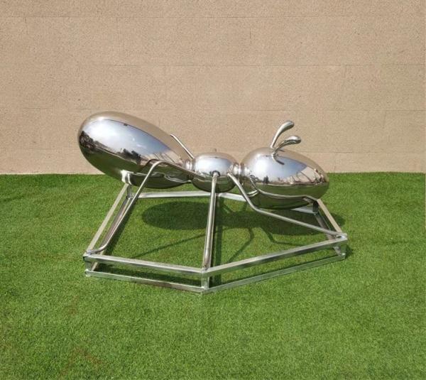 Stainless Steel Mirror Ant Sculpture To Figure Customization