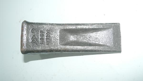 Wear Resistant Mini Excavator Tooth OEM 1U3202 Teeth Black For Earth Square Flat