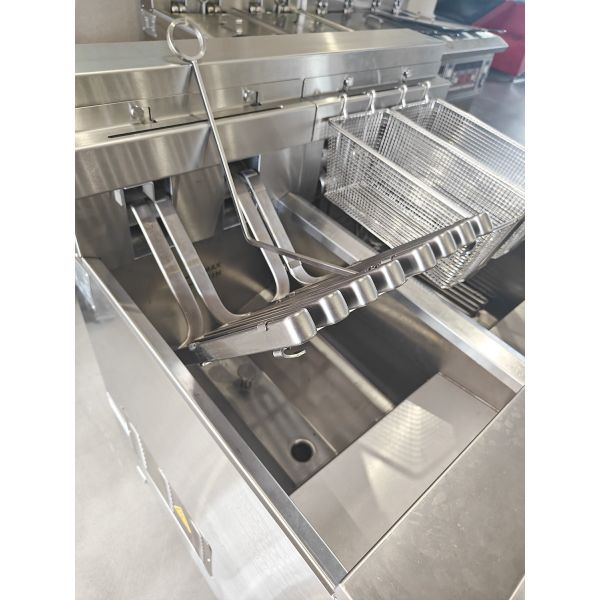 21.4KW Double Tank 11.6L+21.5L Digital Computer Panel Electric Chips Open Fryer Machine