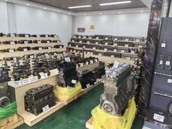 C7.1 Engine Spare Parts For  Cylinder Head