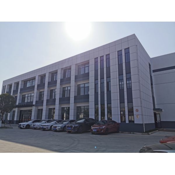 Малошумная пластиковая повторно используя машина лепешки для LDPE всей тракции фильма ролика пластикового