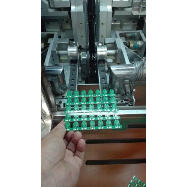 Largura especial de corte da placa da máquina do cortador do PWB V até 500MM