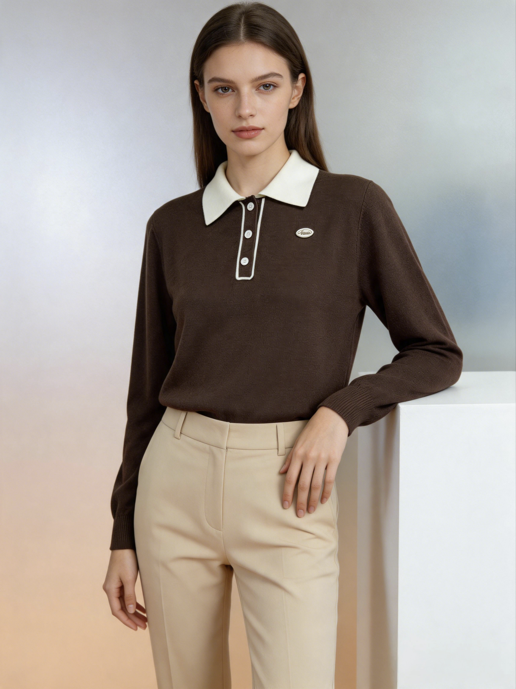 14G Computer Knitted Polo Knit Top with Good Elasticity and Embroidered Badge