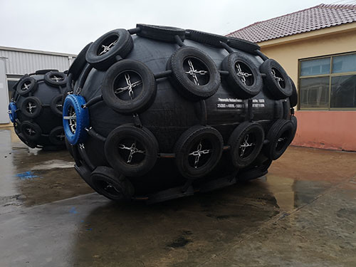 2500mm*4000mm Anti Collision Rubber Floating Pneumatic Fender Truck Aircraft Tires