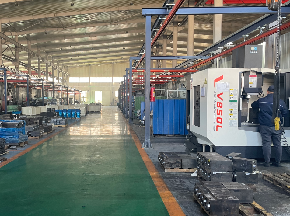 Mini Digger Excavator Hydraulic Breaker 5 Ton For Sany Xcmg Doosan75