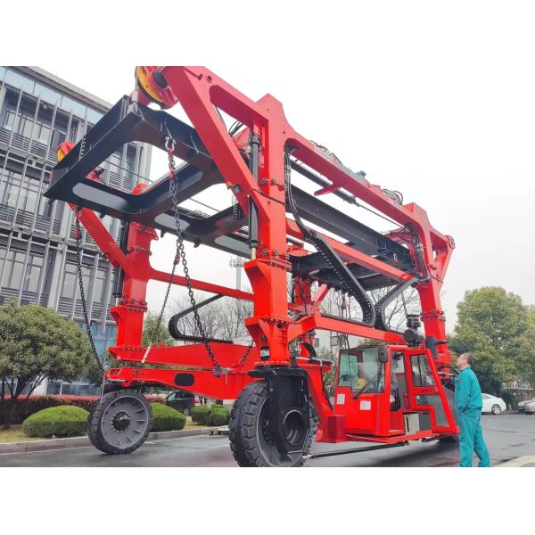 Heavy Duty Marine Straddle Carrier Manufacturer Customized Container Lifter Truck