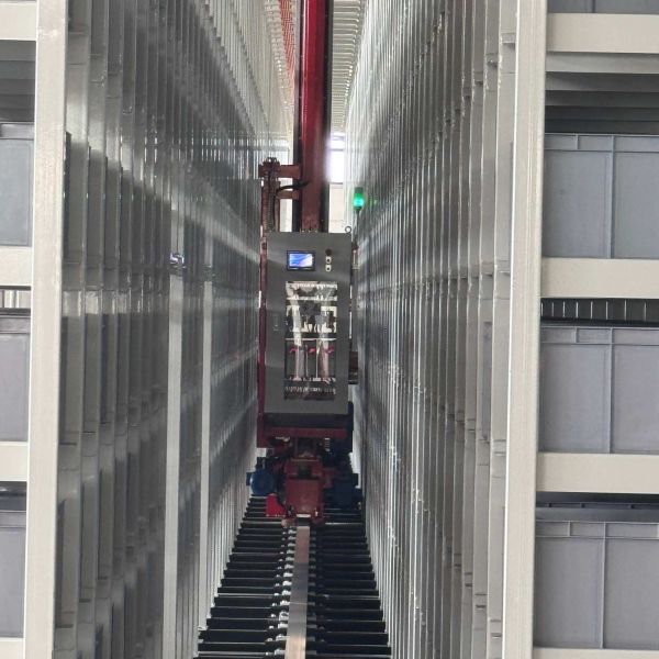 High Space Utilization Remote Control Bin Stacker Crane For Automated Logistics Centers