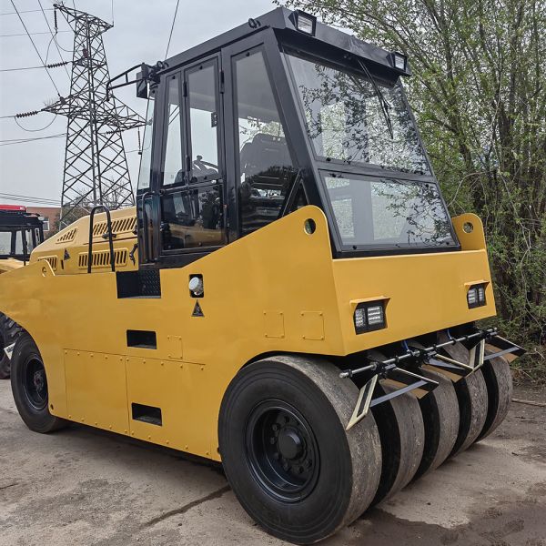 Road Rollers for Construction Turning Radius 6000mm Gradeability 30% Customizable