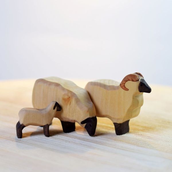No Damage Carved Wooden Sheep Wooden Figurines Animals ISO9001 Approved