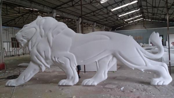 Lion Embossed Stainless Steel Large Garden Animal Statues 316 Polished