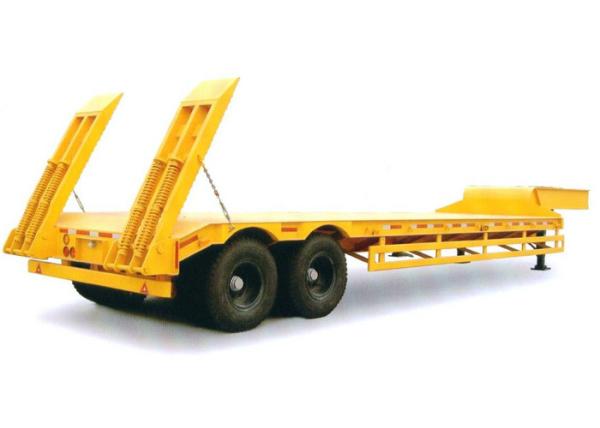 2 essieux 40T Semi-remorque à lit bas à coude fixe pour la charge des machines de construction