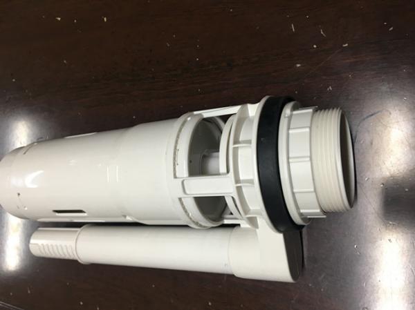 Auxiliary Flushing Toilet Inlet Valve / Toilet Cistern Dual Flush Valve Wall Drainage