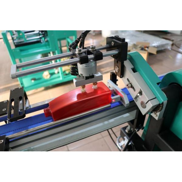 OEM 5000pcs/Hour Fully Auto Bottle Labeling Machine For Drinking Industry