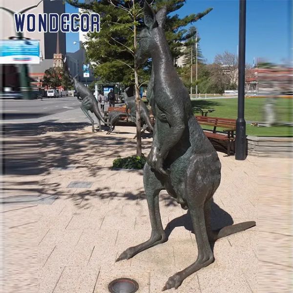 Украшение статуи кенгуру отливки металла в натуральную величину зоологическое