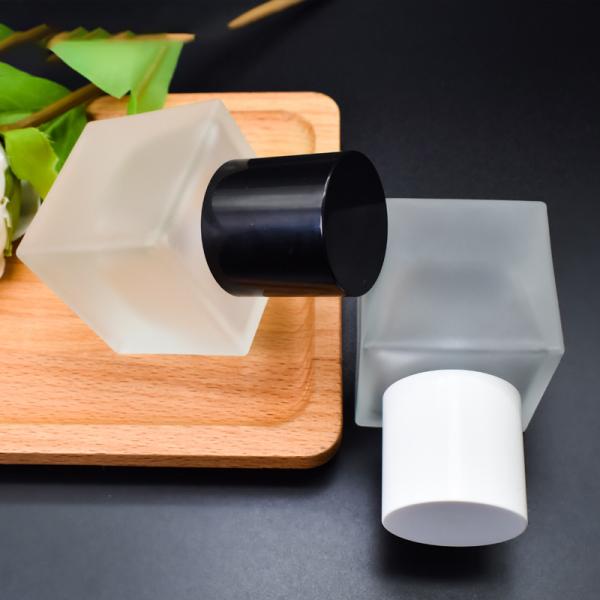 30ml Glass Bottle with Groove Design and Inner Gasket Perfect for Leak-Proof Cosmetic Packaging