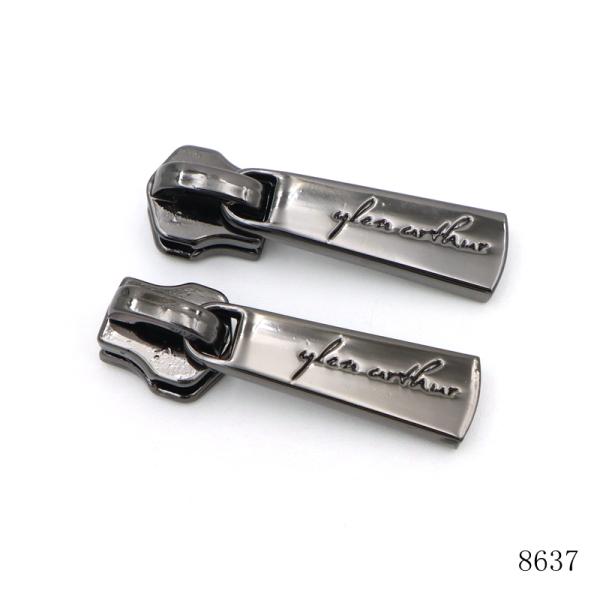 Corrosion Resistant Custom Zipper Pull Shiny Black Handbag Zipper Pull With Engraving Logo