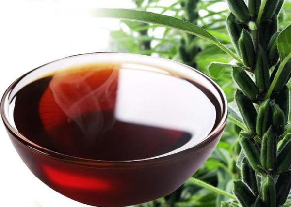 Hot Pressed Crude Sesame Oil , 1.8L Sesame Edible Oil Shinny Golden Color