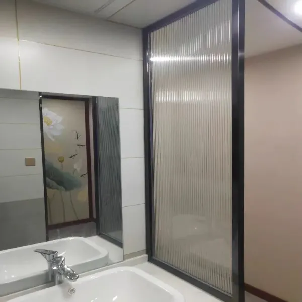 UV Protection Curtain Wall Decorative Glass Panel 8mm Transparent Rainbow Embossed Glass