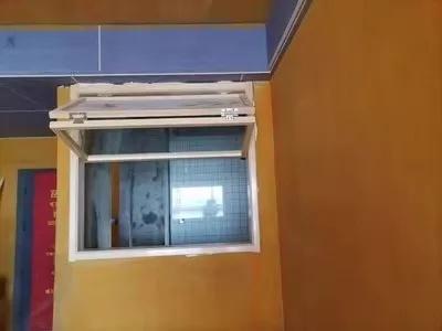 Defender Beachfront Folding Window Resisting Sand Abrasion and Saltwater Degradation